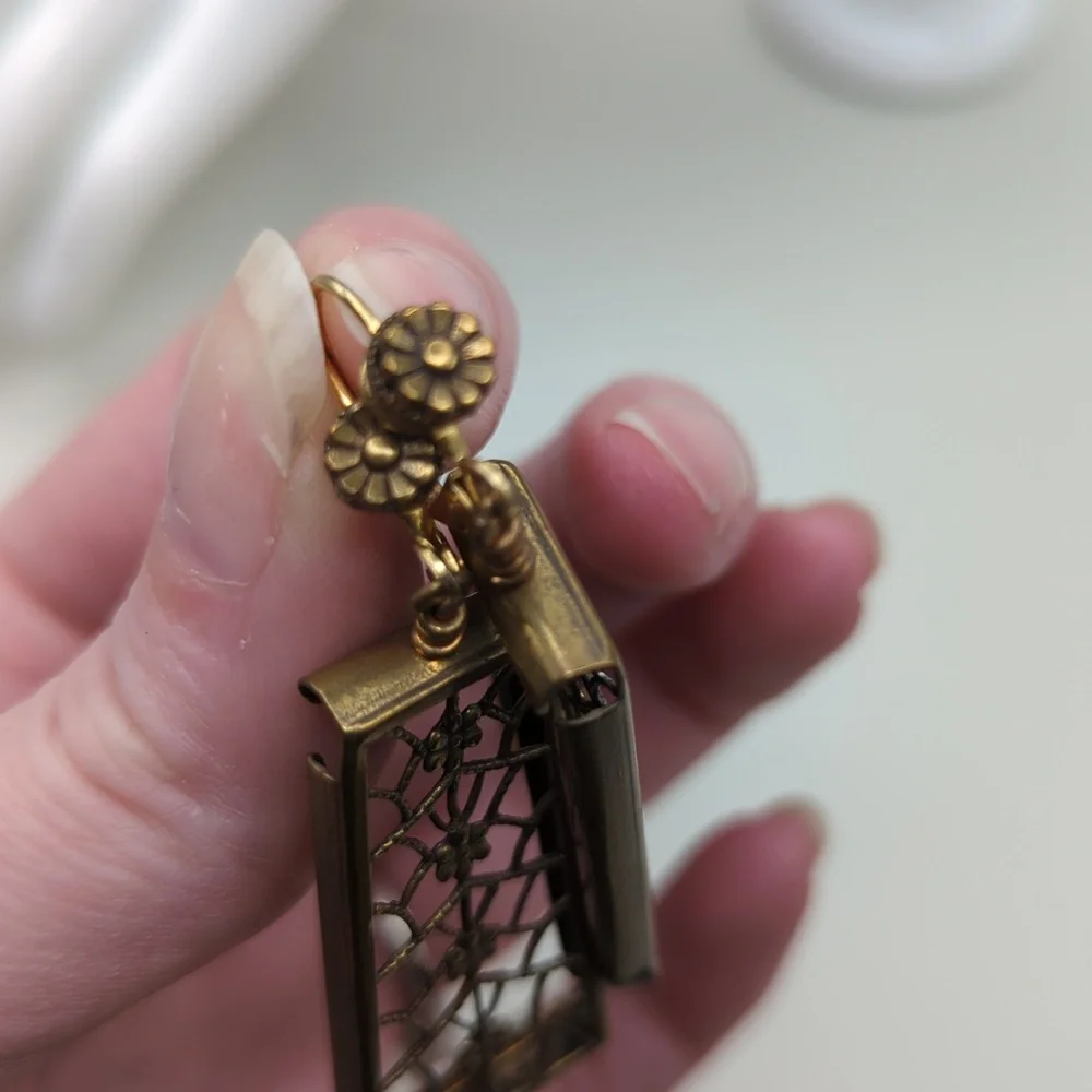 Vintage Filigree Floral Panel Stretch Bracelet and Matching Earrings - Picture 10 of 11